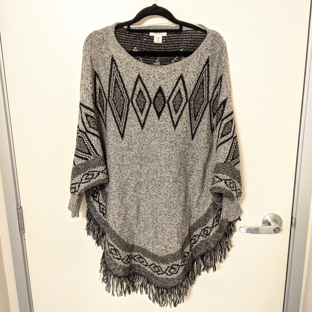 Sweater tunic with fringe